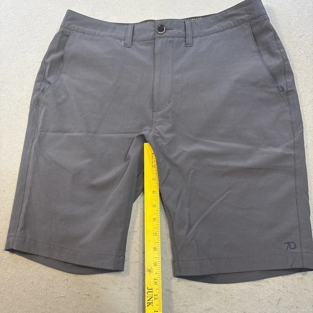 7 Diamonds Momentum Performance Shorts Mens 33 Gray BlueStretch Golf Casual